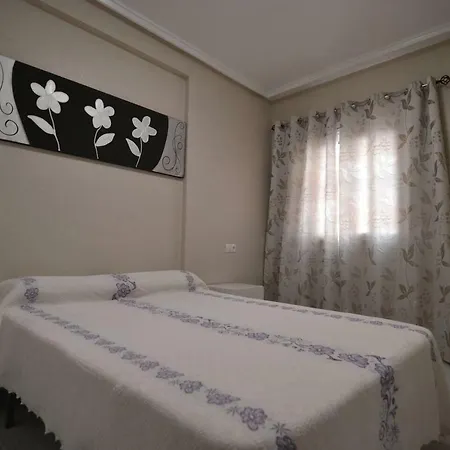Apartment 2 Bedroom Full Refurbished Beach Pool *