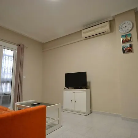 2 Bedroom Full Refurbished Beach Pool Apartment