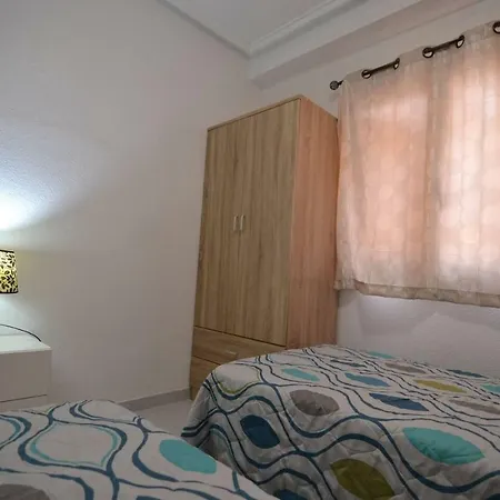 2 Bedroom Full Refurbished Beach Pool تورّيفيِخا