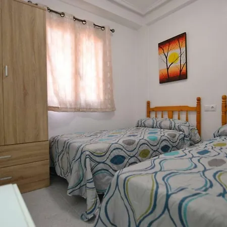 2 Bedroom Full Refurbished Beach Pool شقة *